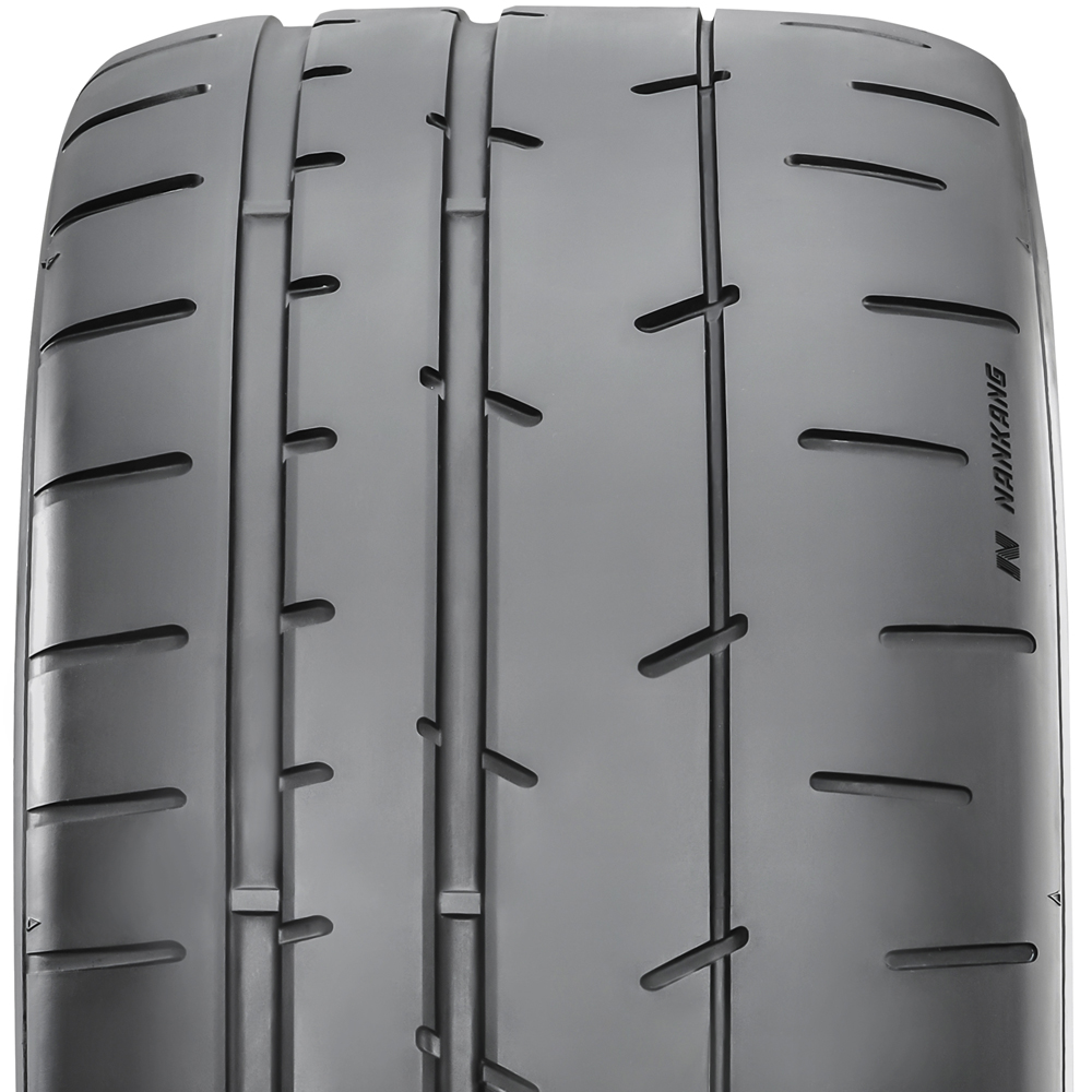 Nankang CR-S 235/40R18