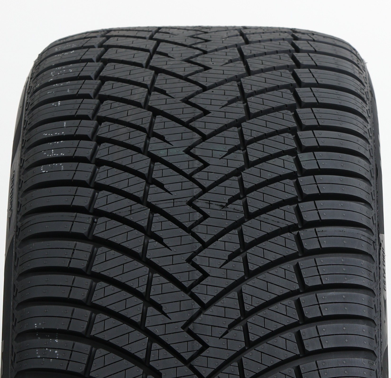 Pirelli Scorpion WeatherActive 225/55R19